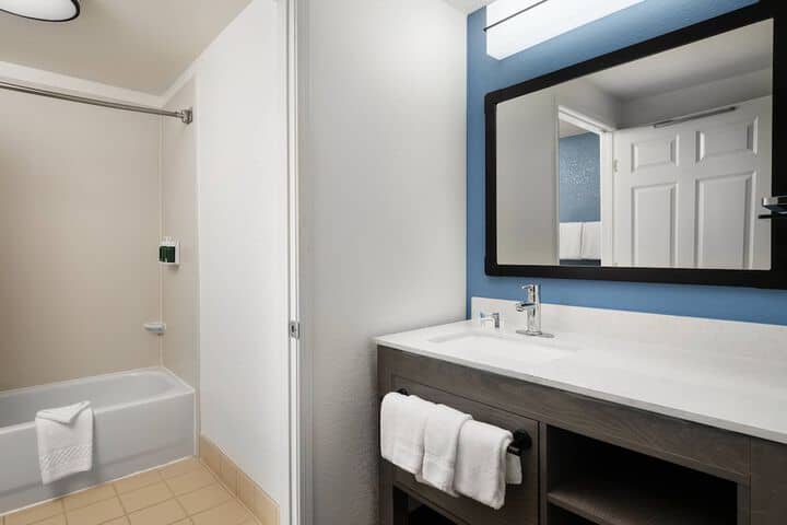 Room 15 of 40