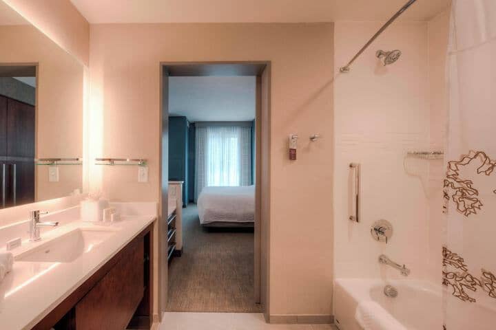 Room 50 of 87