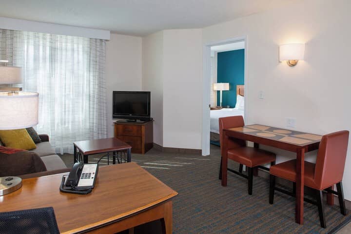 Room 9 of 25