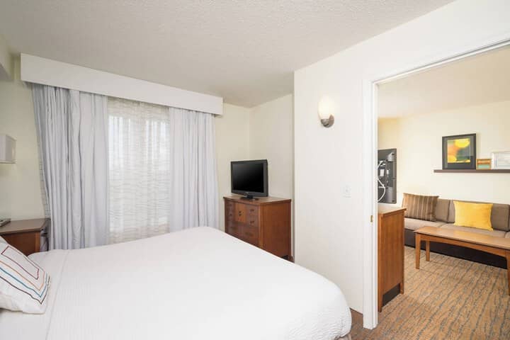 Room 5 of 28
