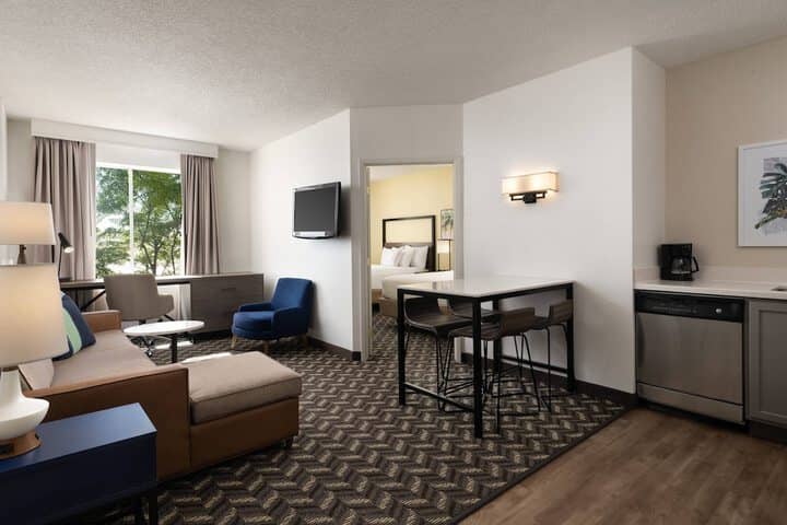 Room 12 of 40