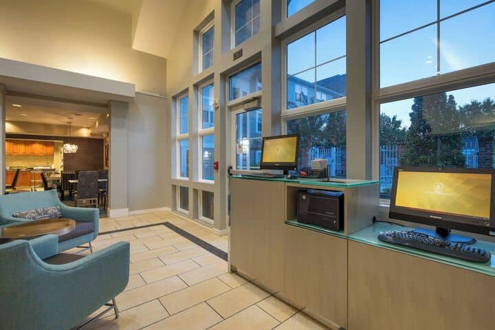 Business Center 26 of 28