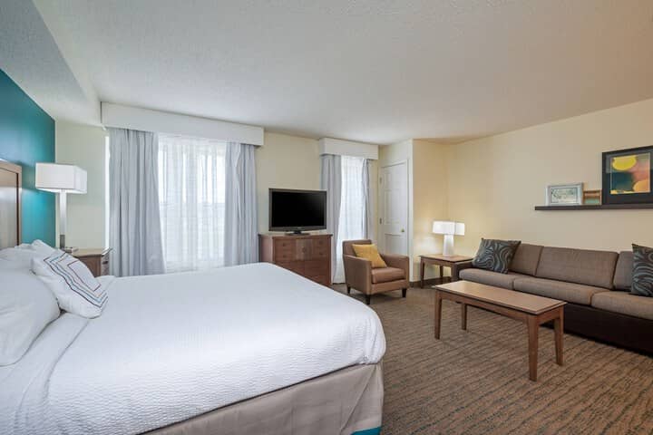 Room 2 of 28