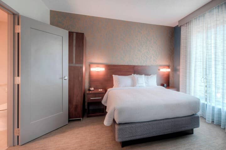 Room 16 of 87