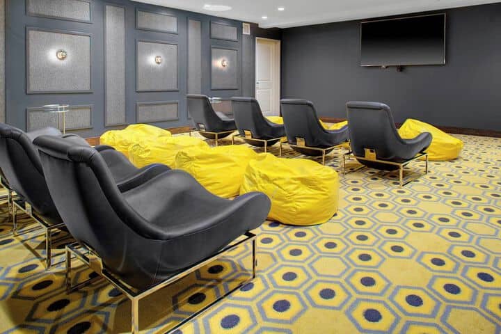 Lobby lounge
