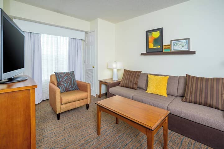 Room 7 of 28