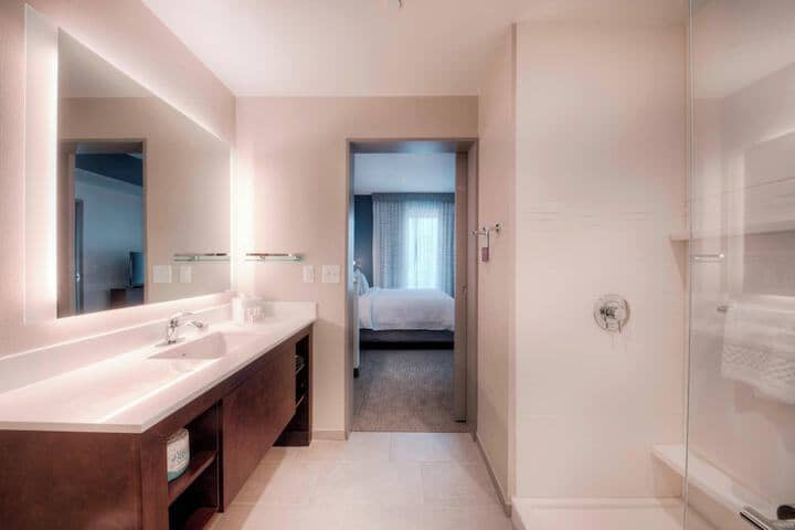 Room 43 of 87