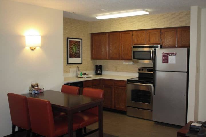 Room 6 of 28