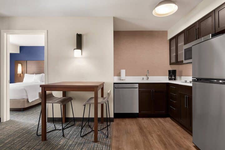 Room 9 of 28