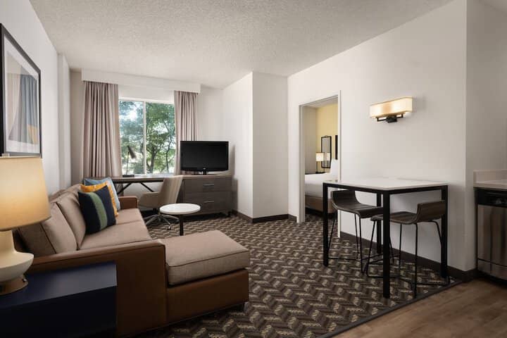 Room 13 of 40