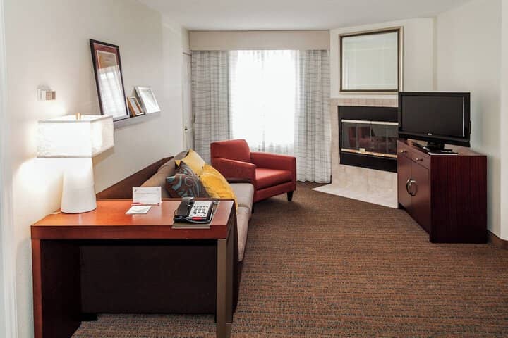 Room 12 of 28