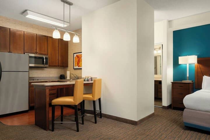 Room 8 of 28