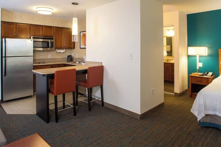 Room 10 of 25